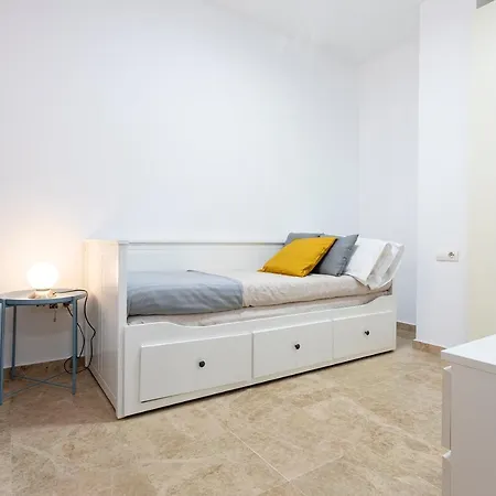 Romar Teatinos Apartment *