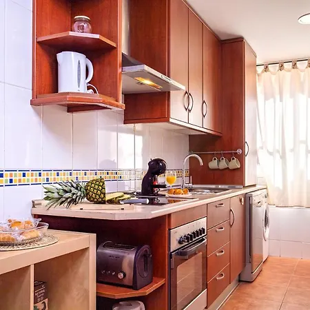 Romar Teatinos Apartment